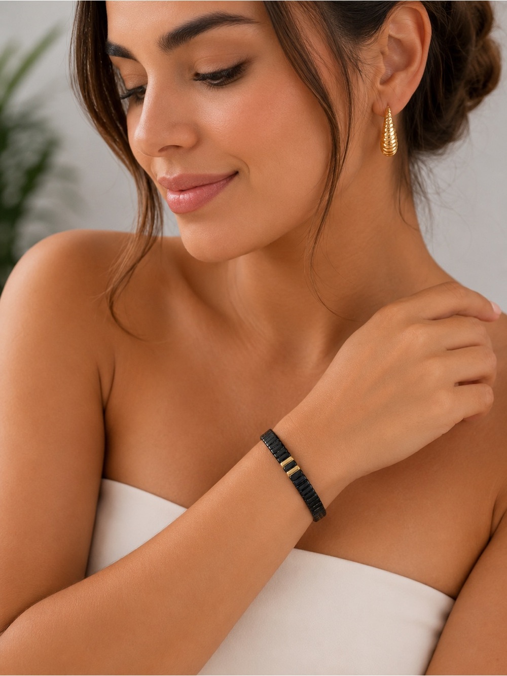 Roxanne Assoulin Black Beaded Bracelet with Gold Bar
